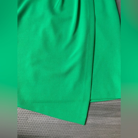 🏷️ 🛍️ NWOT Express GREEN Surplice Front Sheath Dress 🏷️ 🛍️ - Picture 5 of 8